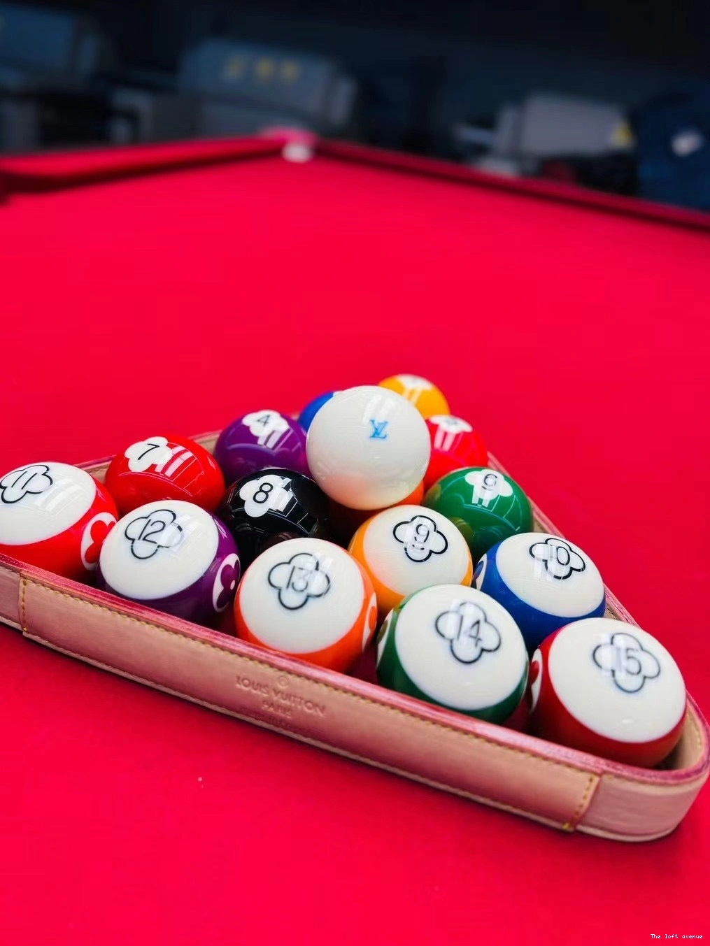 LV TABLE POOL SET 0712